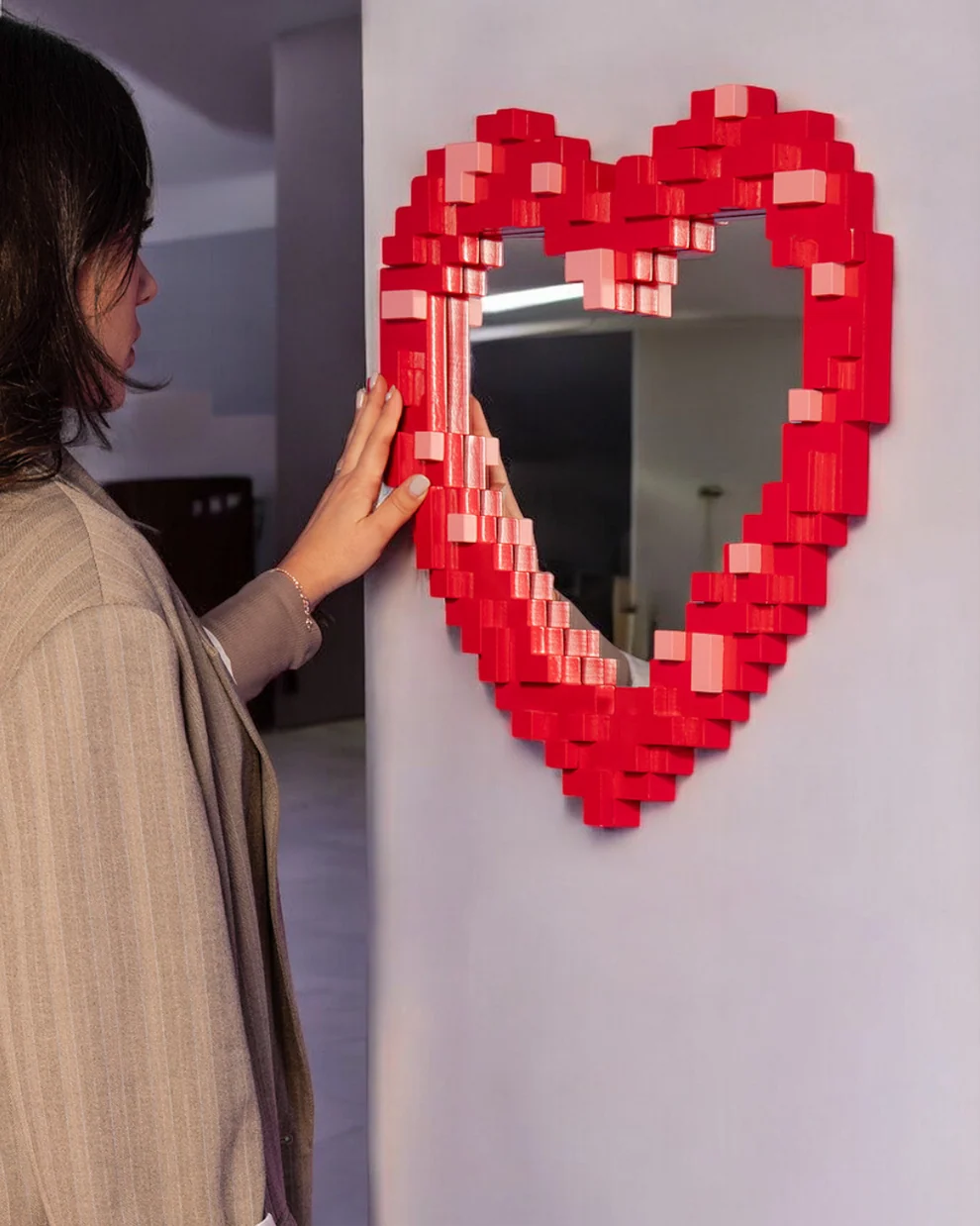 SPECCHIO "PIXEL MIRROR" CON CORNICE IN MDF - HEART