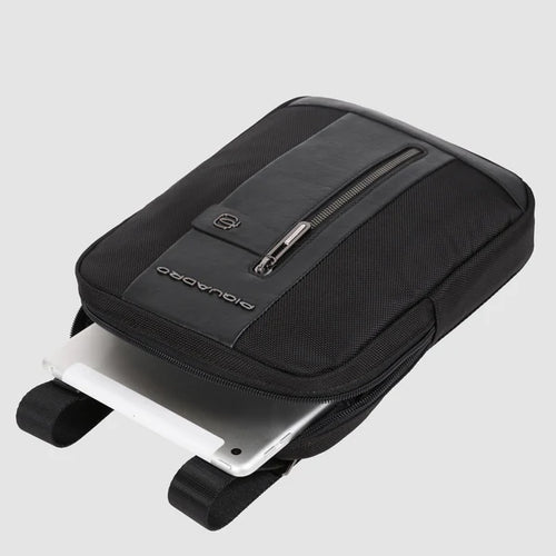 Piquadro Borsello Uomo Porta iPad 10,2" / Air / Pro 11" in Nylon Riciclato e Pelle con Tasca AirPods | CA1816BR2