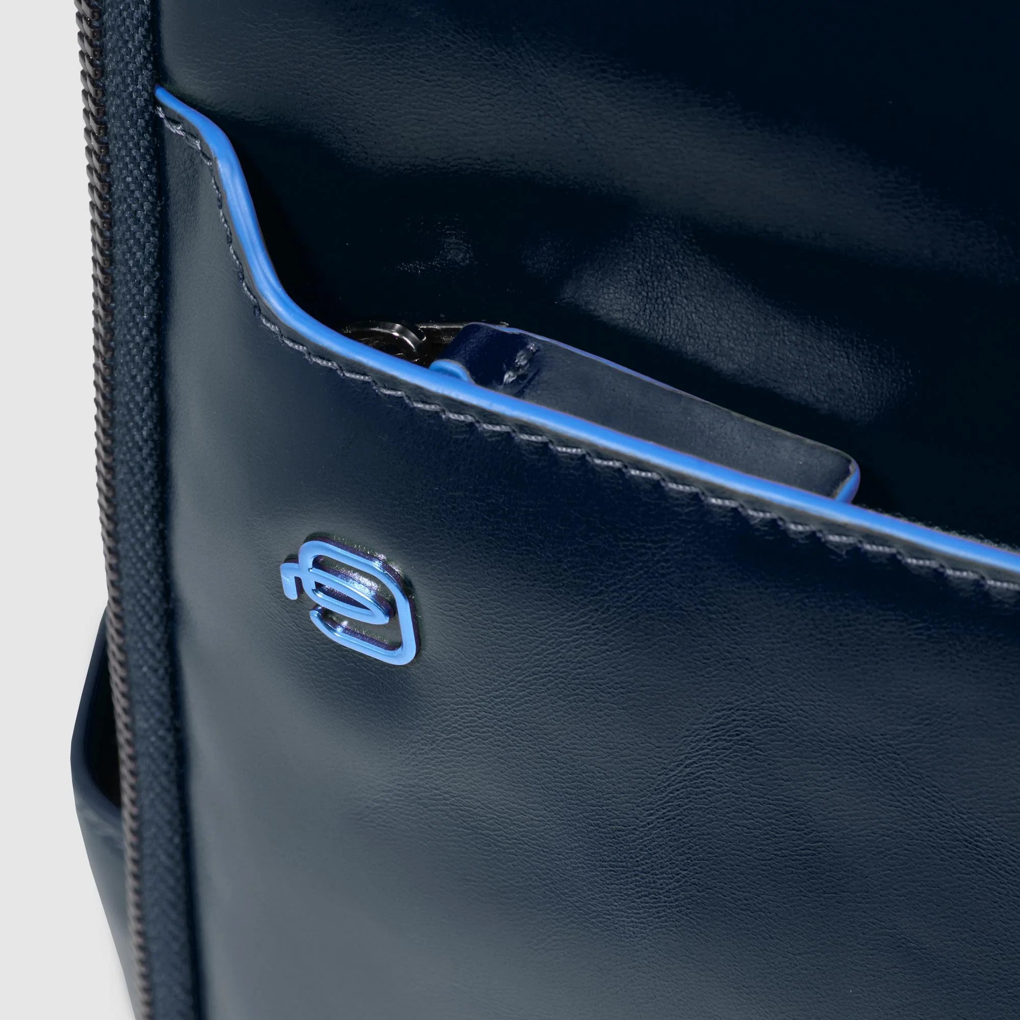 Piquadro Zaino da Viaggio Fast-Check in Pelle Porta PC 14" e iPad® Personalizzabile | CA6858B2
