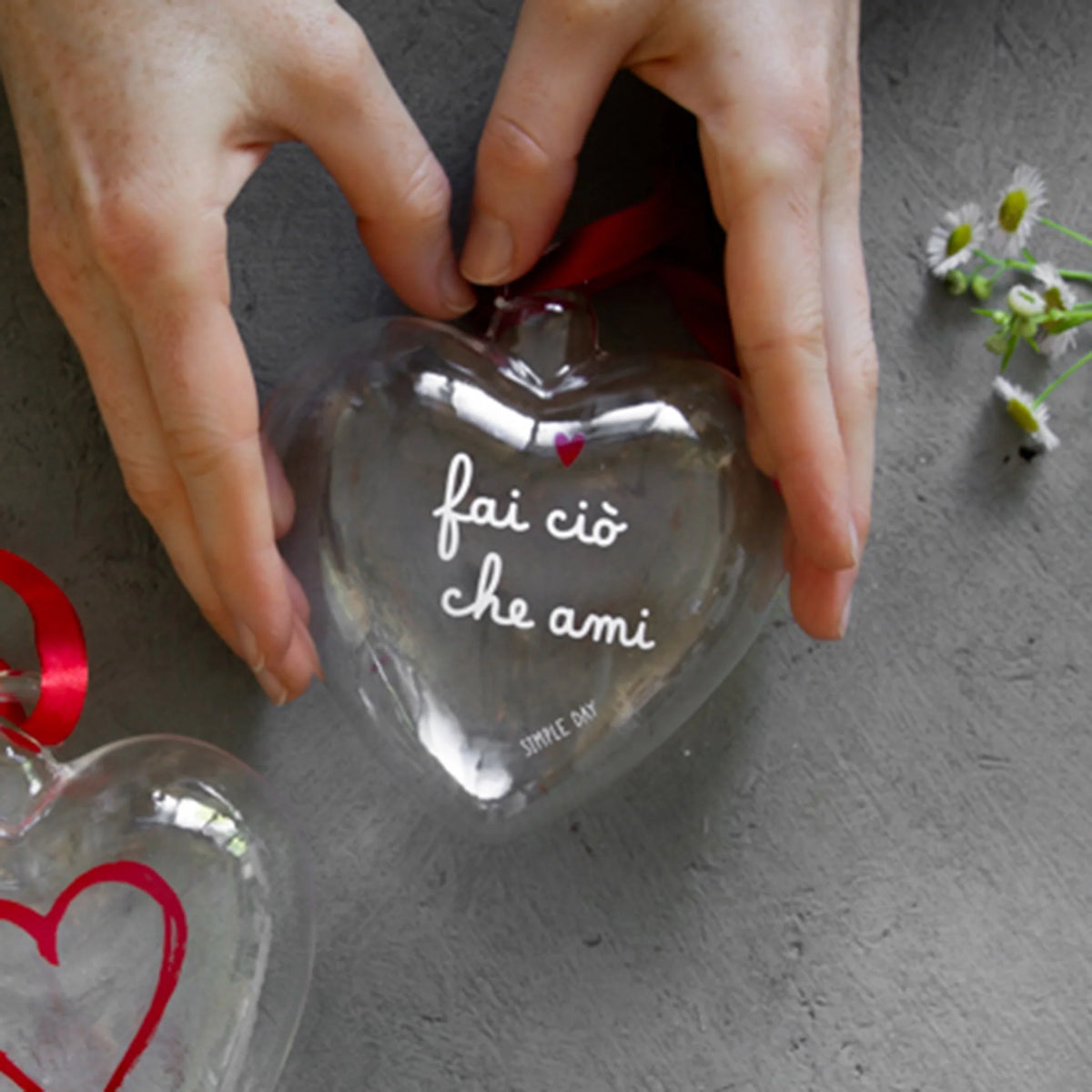 Simple Day Pallina a Cuore in Vetro Borosilicato 11 cm - Fai ciò che ami