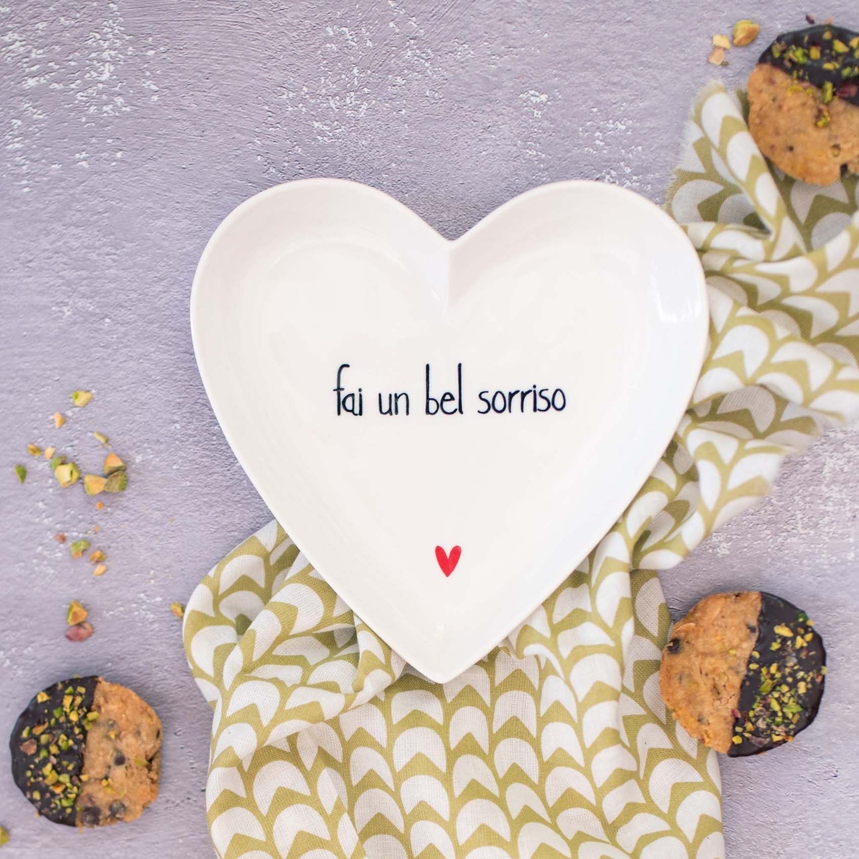 SET 2 PIATTI CUORE 18CM FAI UN BEL SORRISO
