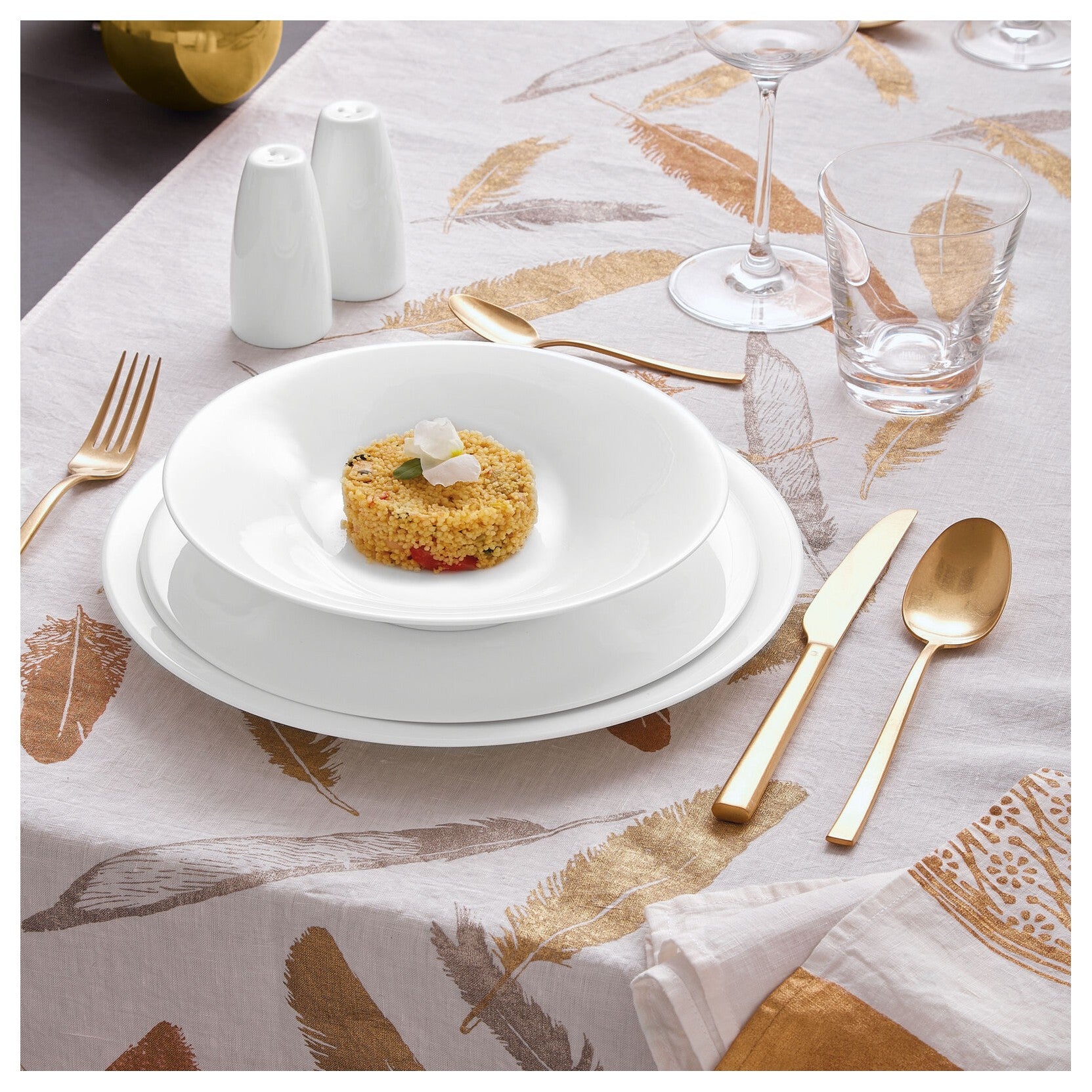 ARTHUR KRUPP BONE CHINA - SET 18 PZ PIATTI NEVE PER 6 PERSONE
