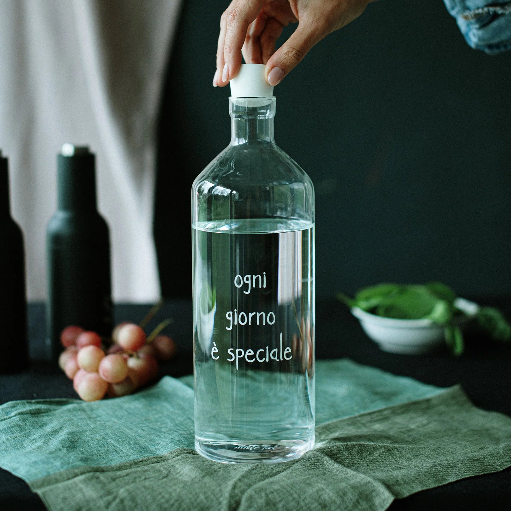 SIMPLE DAY - Bottiglia in Vetro Borosilicato – Decoro Ogni giorno è speciale