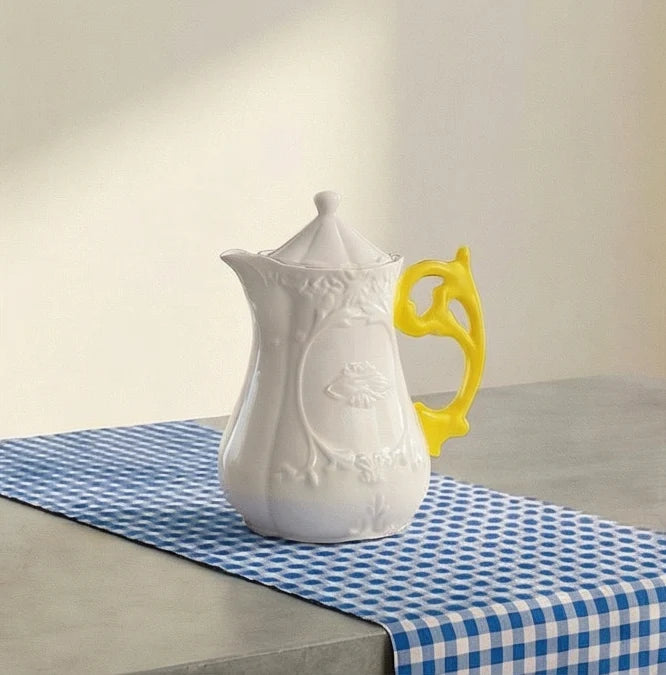 TEIERA IN PORCELLANA Cm.13 h. 23 "I-WARES" MANICO GIALLO