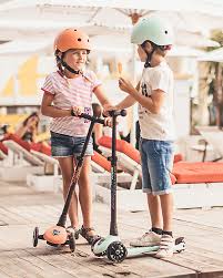 SCOOT AND RIDE -  Highwaykick 3 LED - Monopattino Verde Kiwi | 3-6 anni