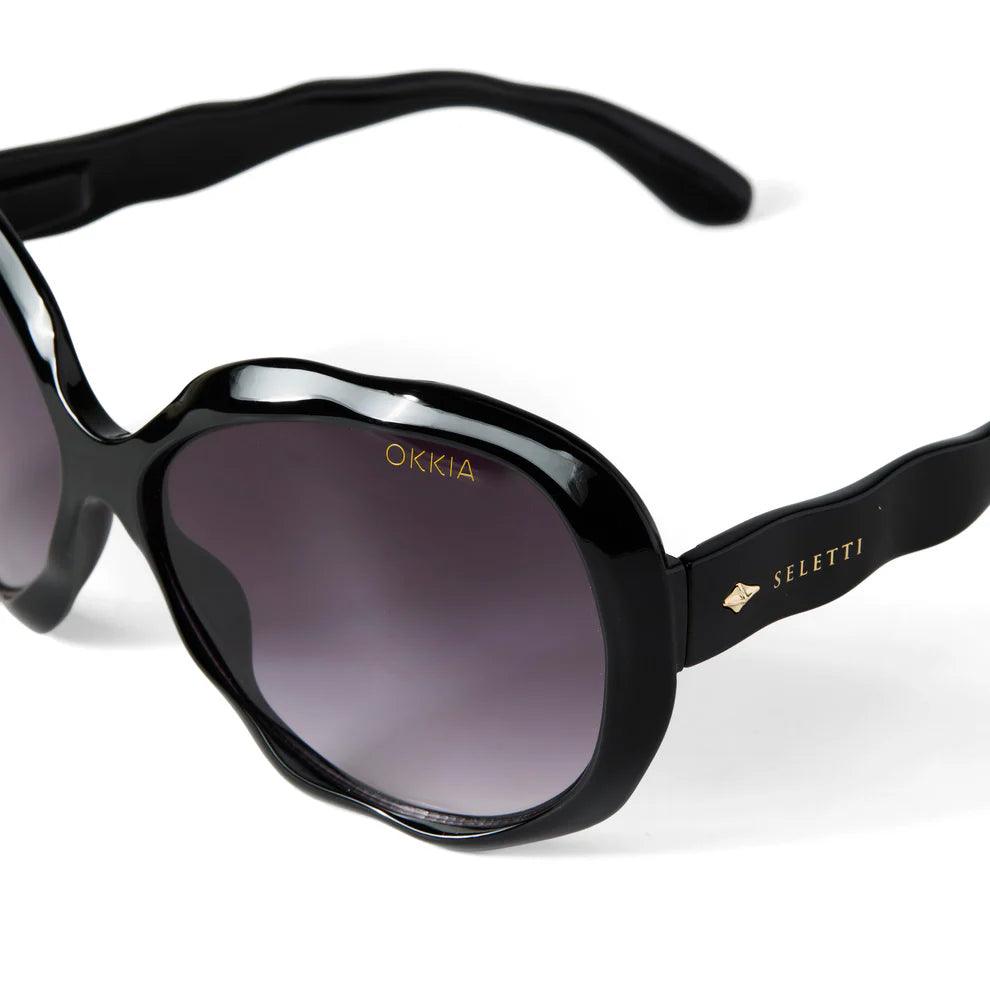 SELETTI X OKKIA - Occhiali da sole California - Montatura nera - Lenti sfumate nere - Finitura lucida