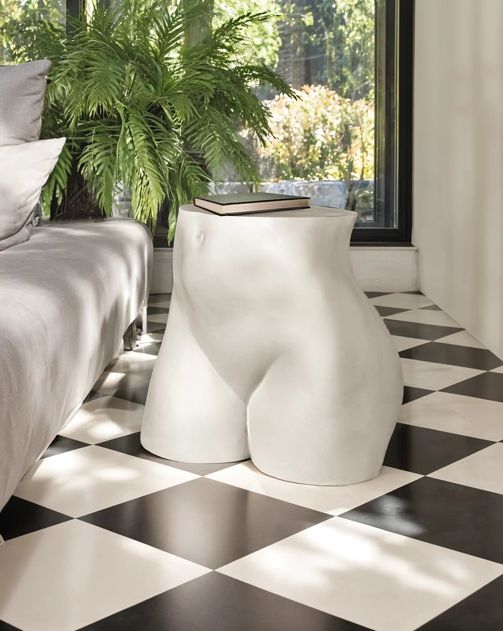 Seletti "Piece of Me" Sgabello in Cemento - cm 50x37 h.45 Woman