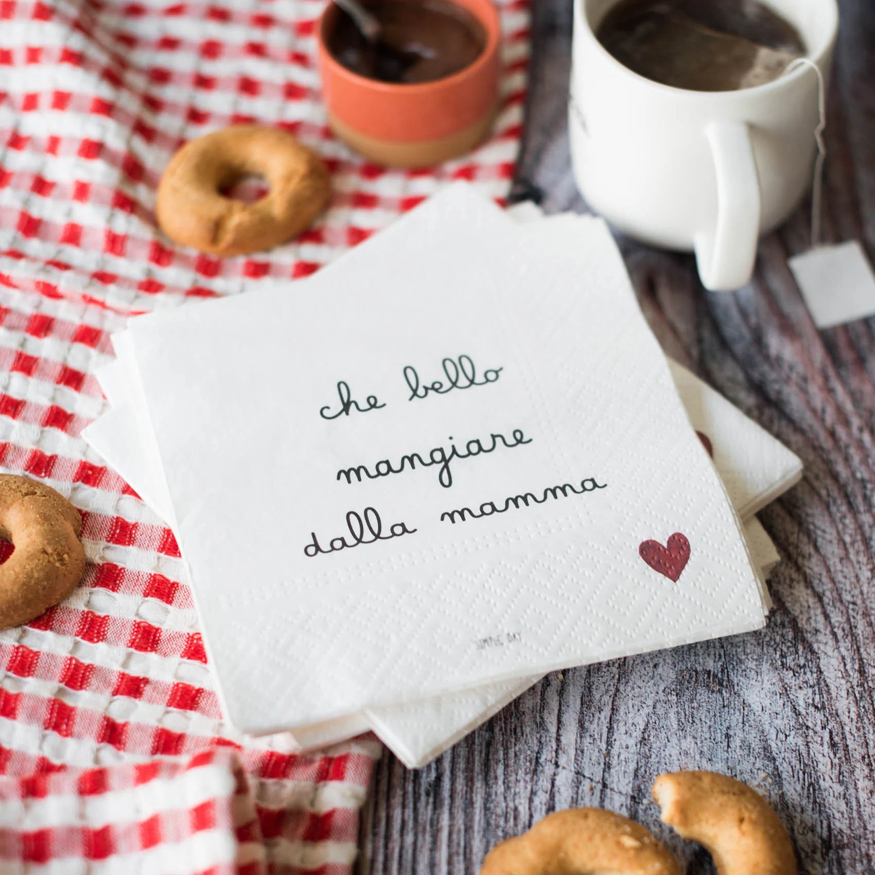 SIMPLE DAY Set 20 Tovaglioli in Carta 33x33 cm "Che bello mangiare dalla mamma" | Design Italiano